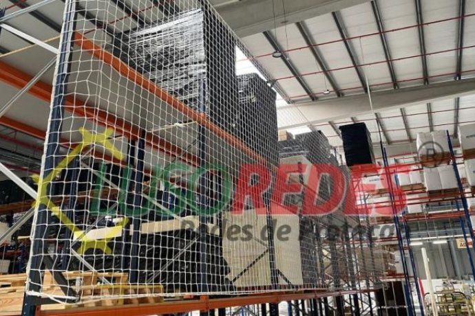 REDES DE PROTEÇÃO EM PRATELEIRAS INDUSTRIAIS