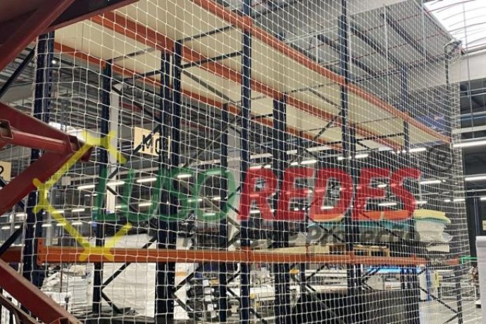 REDES DE PROTEÇÃO EM PRATELEIRAS INDUSTRIAIS