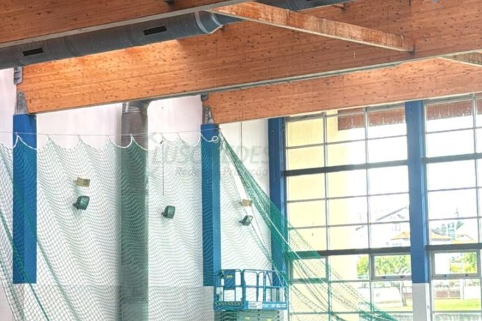 Sistema S - Rede de segurança horizontal certificada EN 1263, ideal para zonas amplas e trabalhos internos.