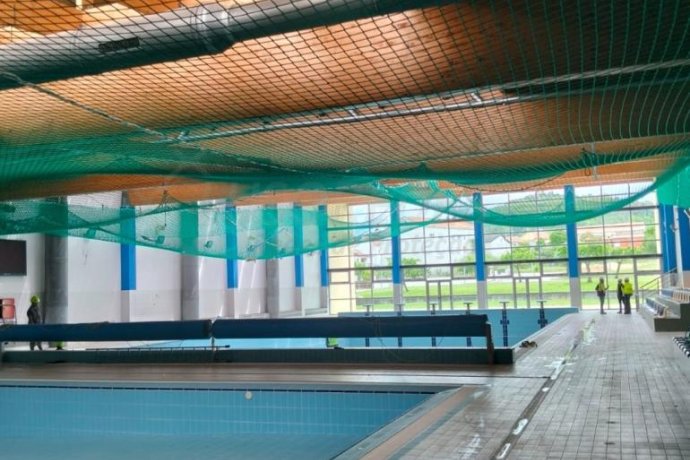 Sistema S - Rede de segurança horizontal certificada EN 1263, ideal para zonas amplas e trabalhos internos.